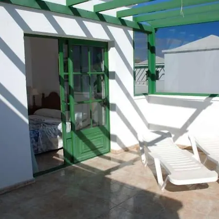 Puerto Del Carmen Sleeps 6 Pool Wifi Apartment