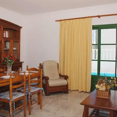 Puerto Del Carmen Sleeps 6 Pool Wifi Apartment Puerto del Carmen (Lanzarote)